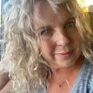 Meet your Posher, Melissa ann